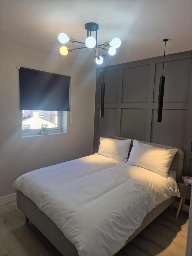 Collier'S Wood En-Suite Apartments London Exterior photo