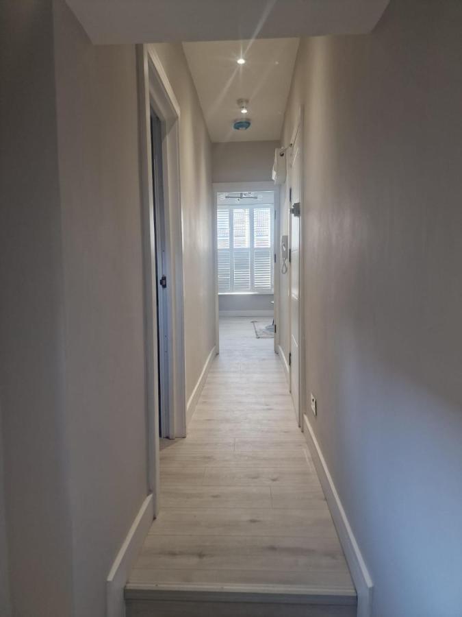 Collier'S Wood En-Suite Apartments London Exterior photo